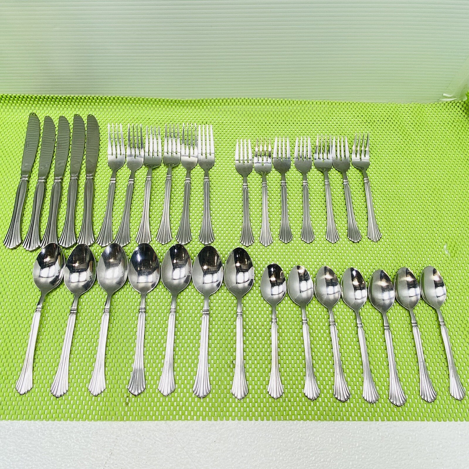 Pfaltzgraff  Stainless Perennials  Flatware Mixed set Knives Forks Spoons 32 pcs