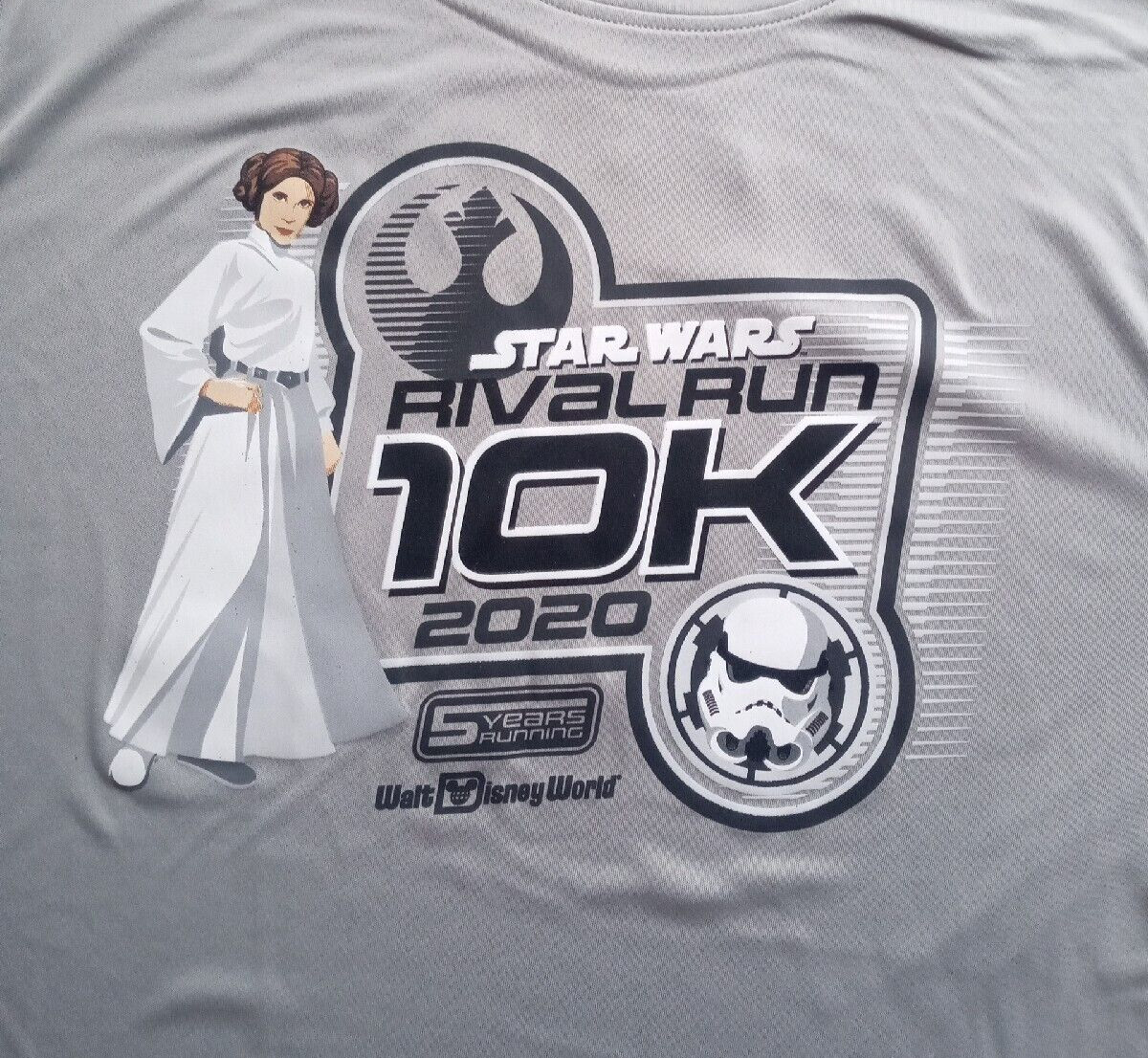 New Women\'s Walt Disney 10K Running T-Shirt Carrie Fisher as Princess Leia Small