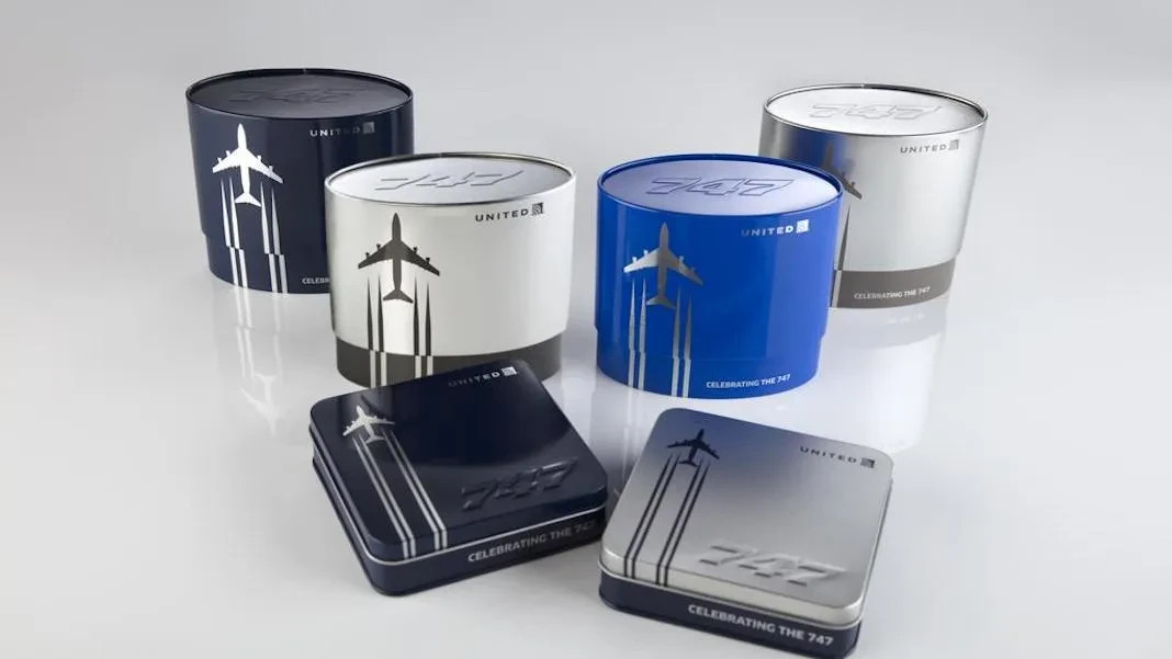 ULTRA RARE United Airlines Celebrating The 747 Tin First Class Amenity Kit