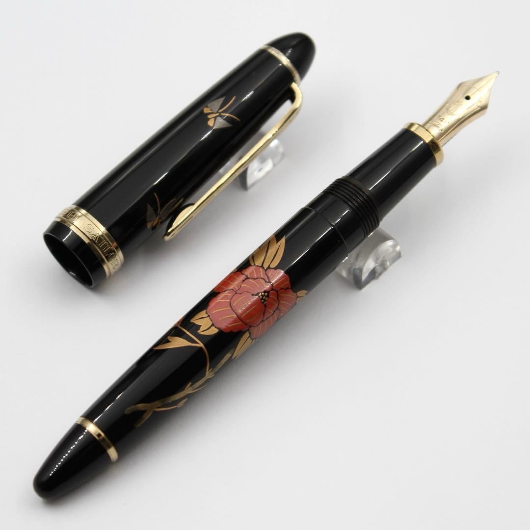 Excellent Sailor Profit Maki-e Botan Kosan Osita 14K M Medium Fountain Pen