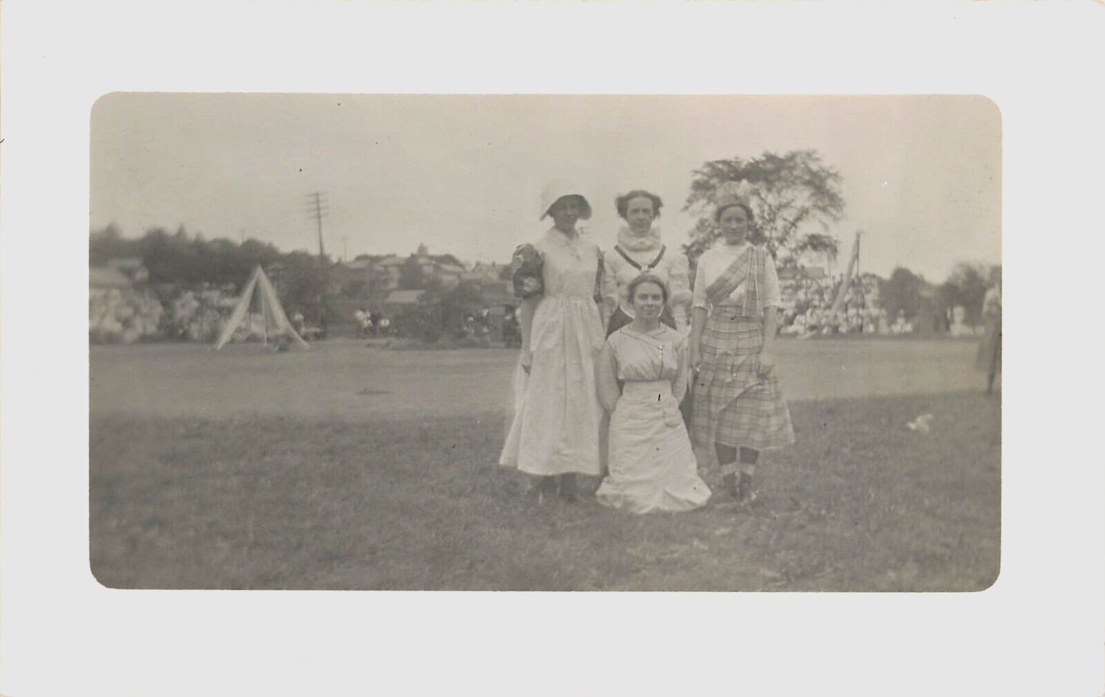 4 WOMEN OUTSIDE AT FESTIVAL EVENT PORTRAIT REAL PHOTO POSTCARD 1910s RPPC