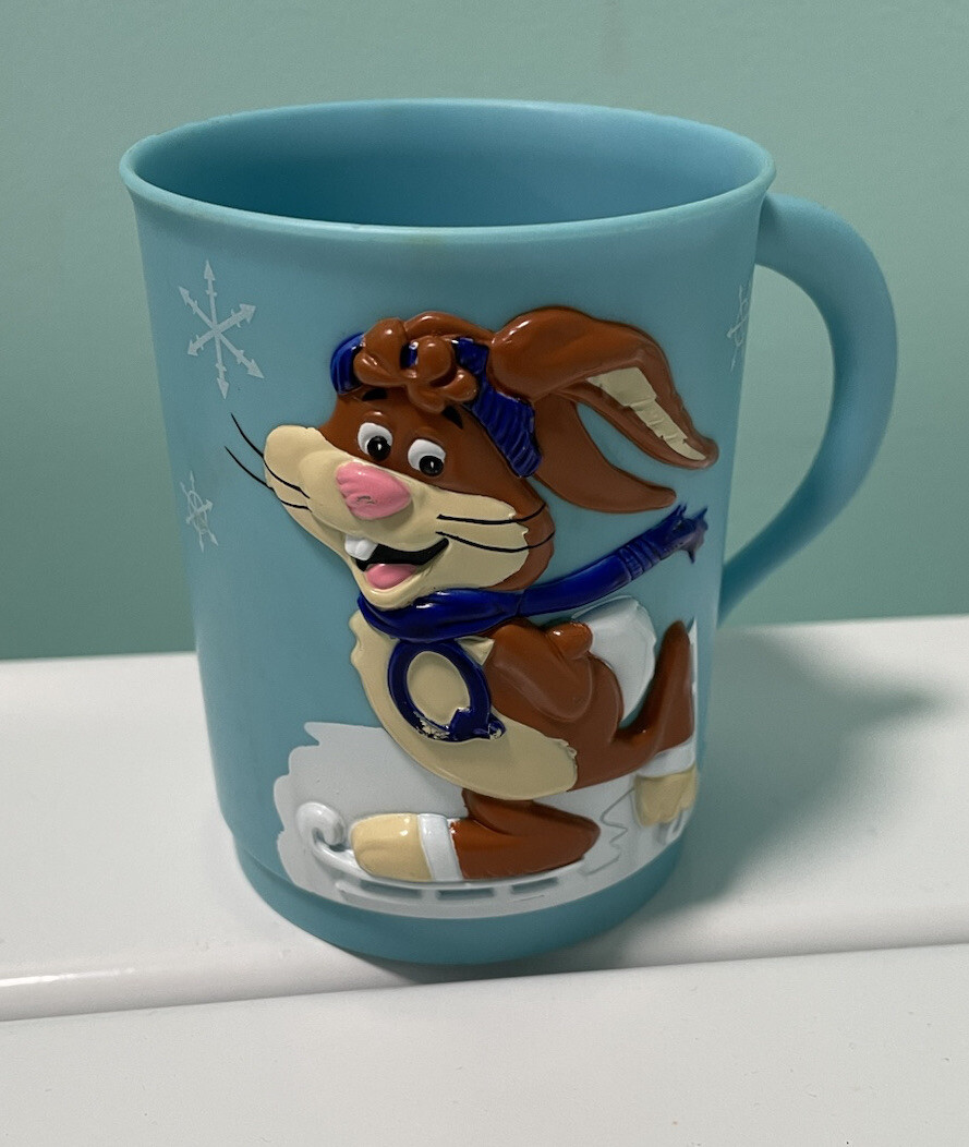 Vintage Nestle Quik Nesquik Plastic Mug Ice Skating Bunny Rabbit Winter Snow
