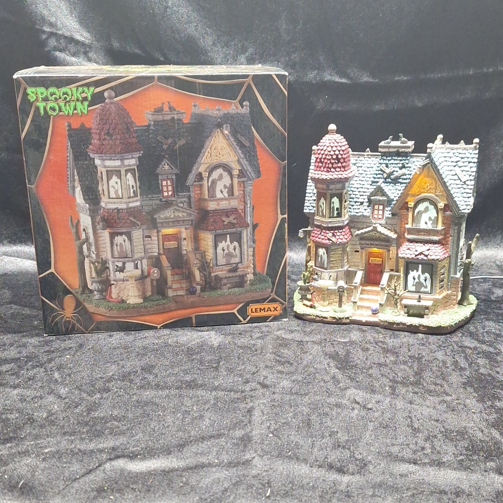Lemax Spooky Town Illuminated Haunted House Halloween Village Boxed 2023