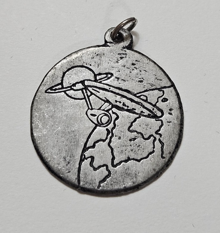 Vintage 1976 Star Trek USS Enterprise Planet Medallion Good Time Jewelry Sci-Fi