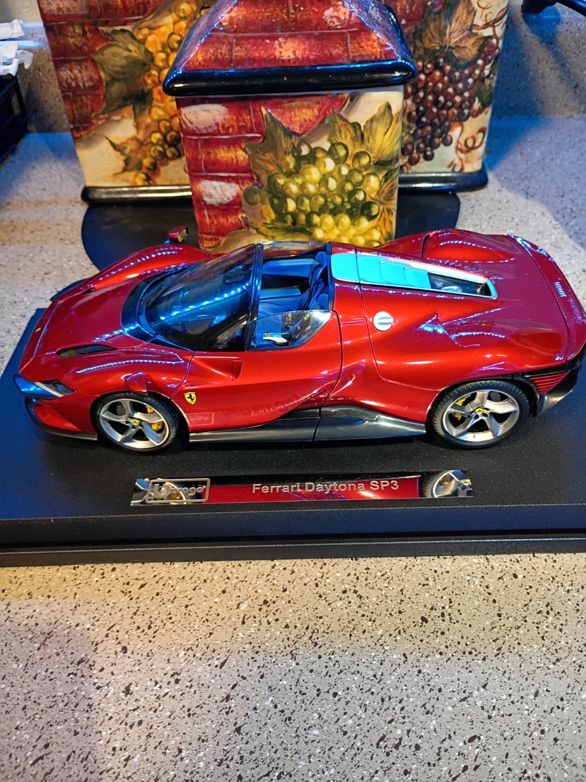 1:18 Bbrago Ferrari Daytona SP3 Corsa Rossa  Spider Signature Series Edition   