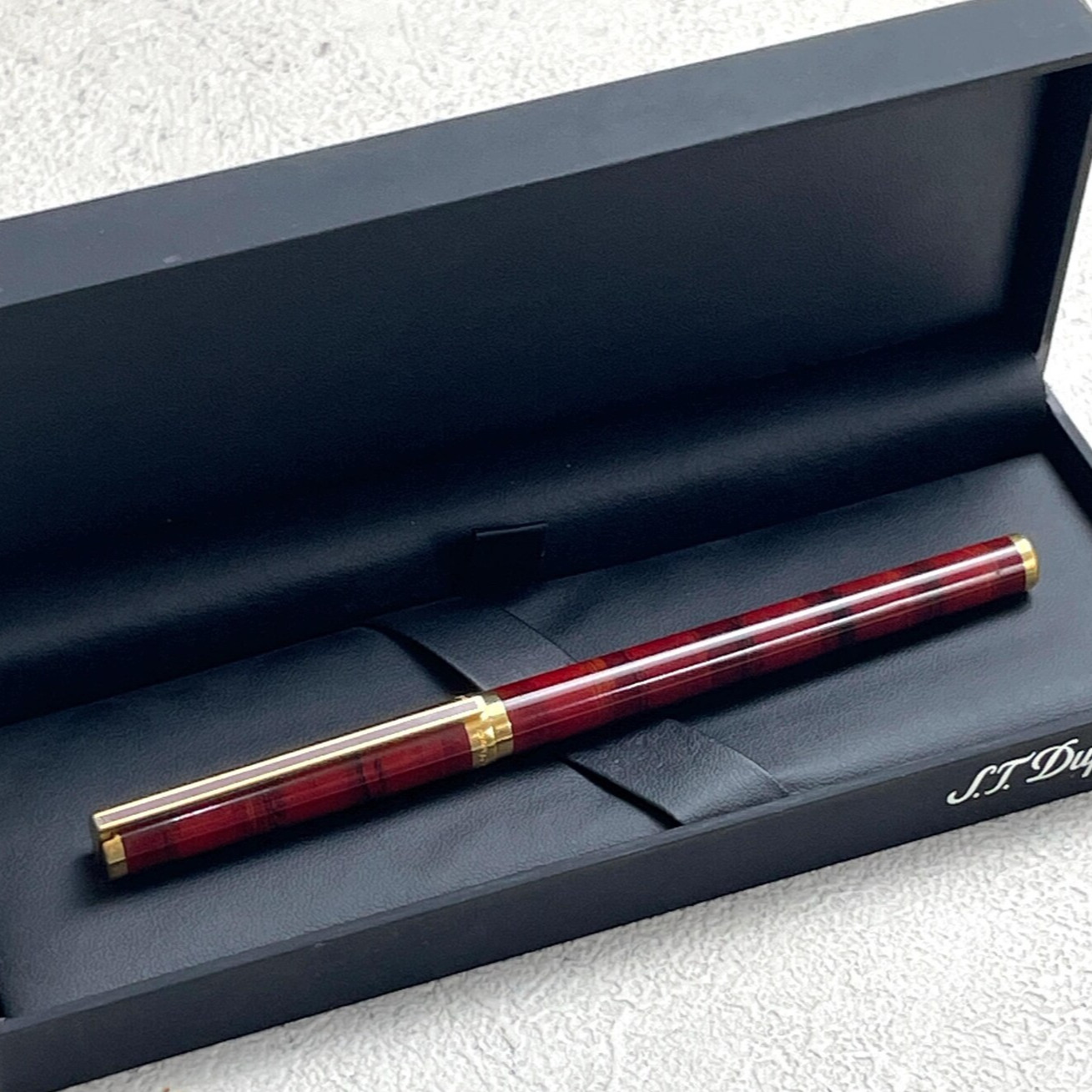 Vintage ST Dupont Classique Red Strata Rollerball Pen GT Made in France BS230