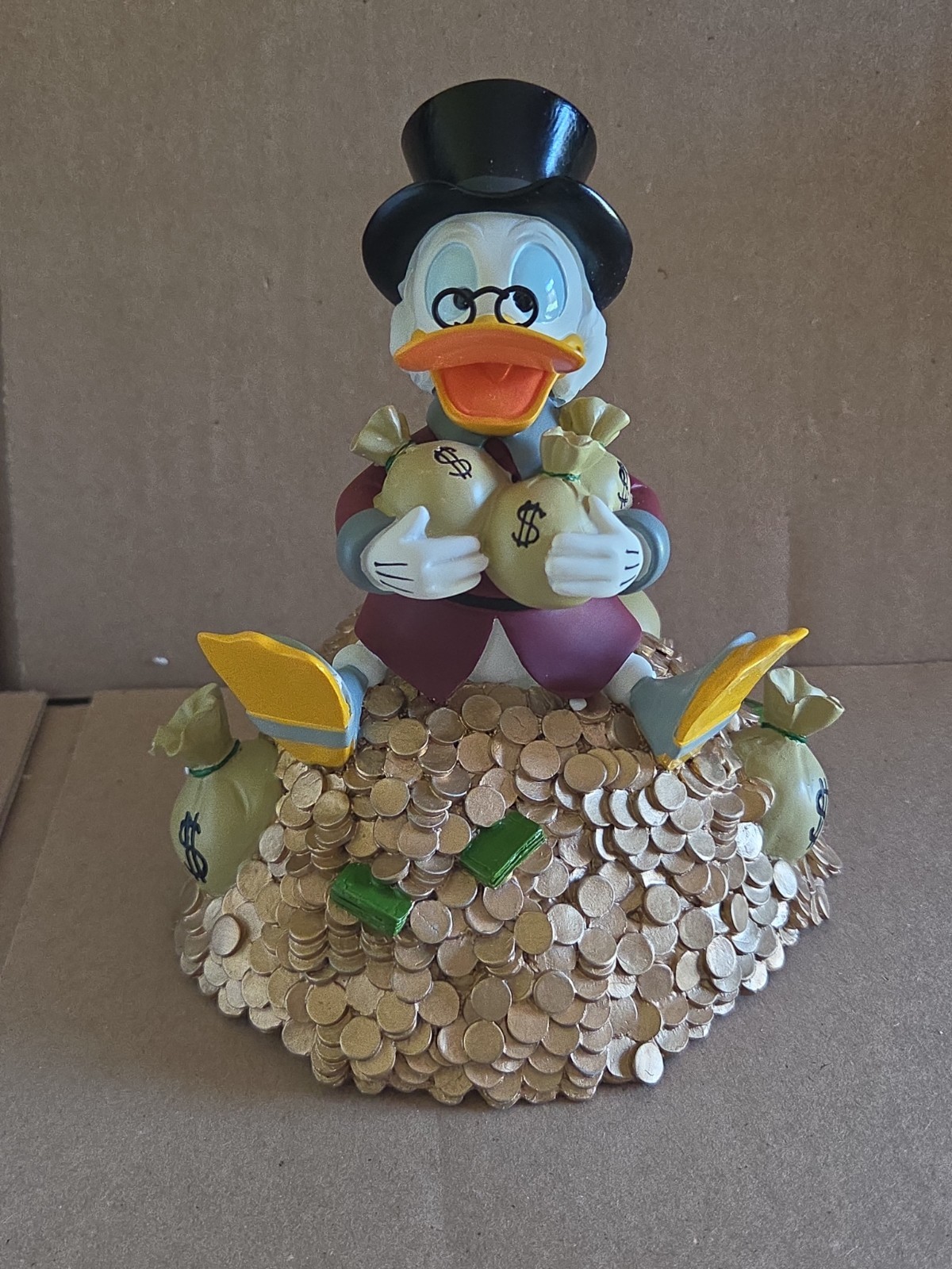 Disney Traditions Showcase Uncle Scrooge McDuck Bank Enesco