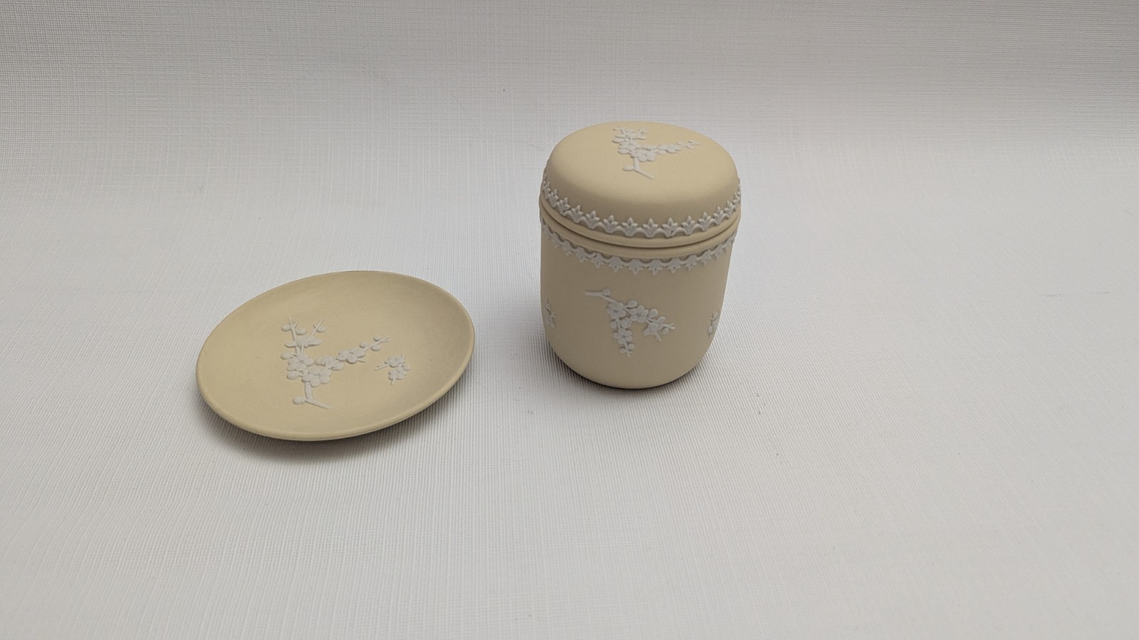 Wedgewood Jasperware Primrose Yellow Jar And Saucer Dish Set Lot