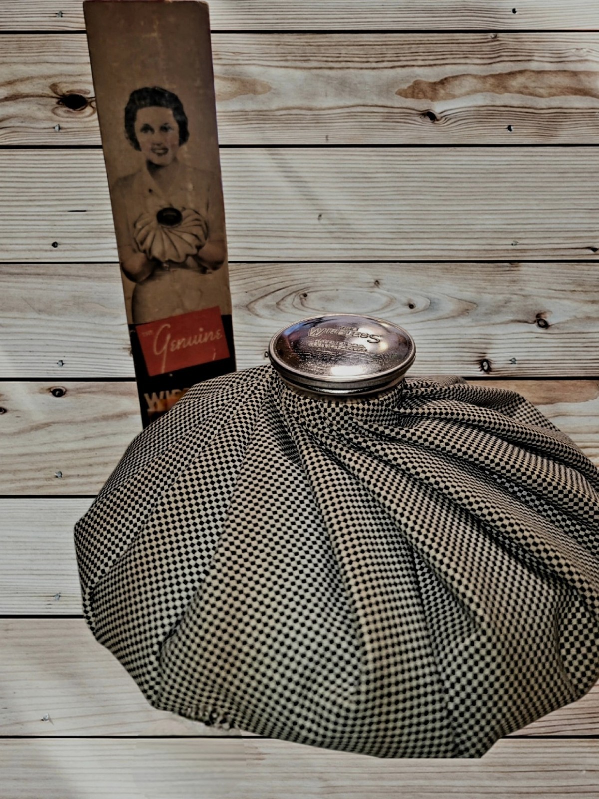 Vintage WIRELESS ICE BAG ~ SIZE 12 ~ Black & White Checkered 1930\'s USA