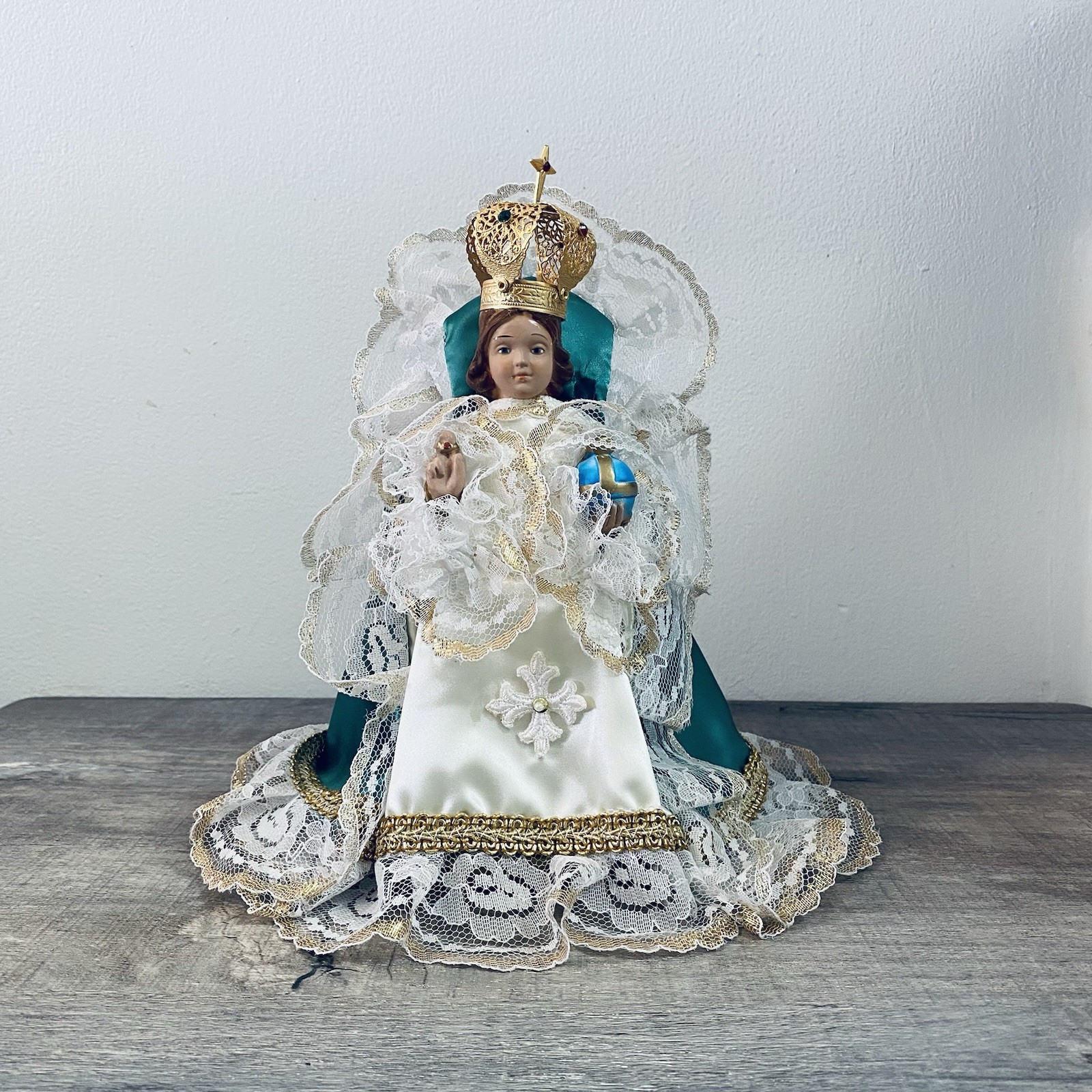 Vintage Chalkware Infant Jesus of Prague Religious Figurine Green Robe 