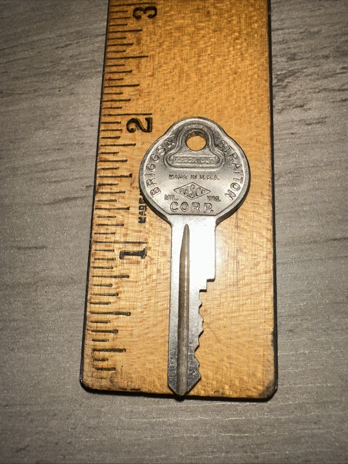 Vintage Briggs & Stratton Ignition Key #9166 Basco General Motors Knock Out