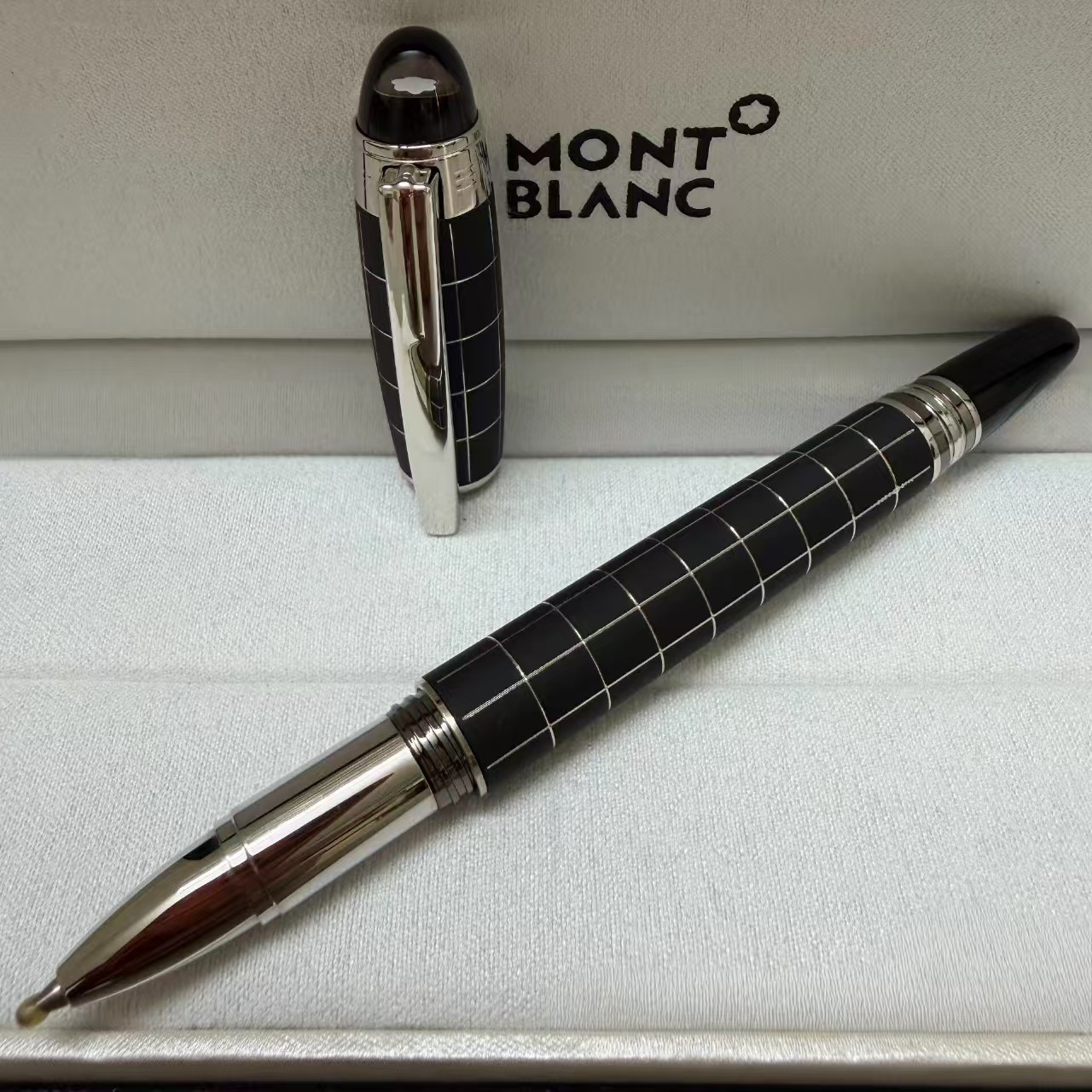 Montblanc StarWalker Metal & Rubber Grid Ballpoint Pen with Original Box