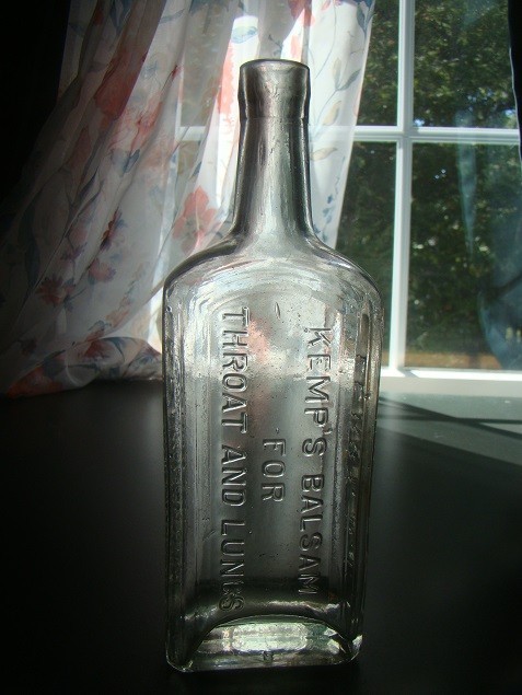Antique Early KEMP\'S BALSAM FOR THROAT AND LUNGS - LEROY, N.Y. Medicine Bottle