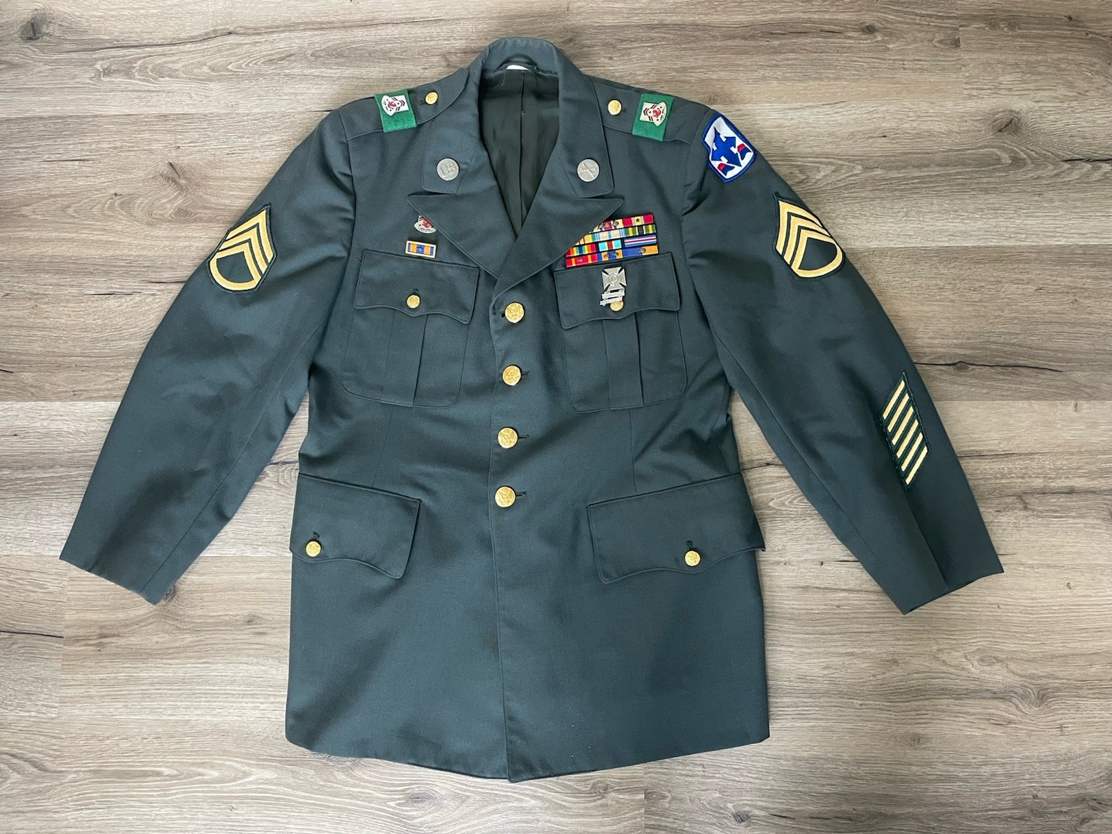 Vintage US Army Green Class A Dress Coat 42S Ribbons Badges Patches Cold War