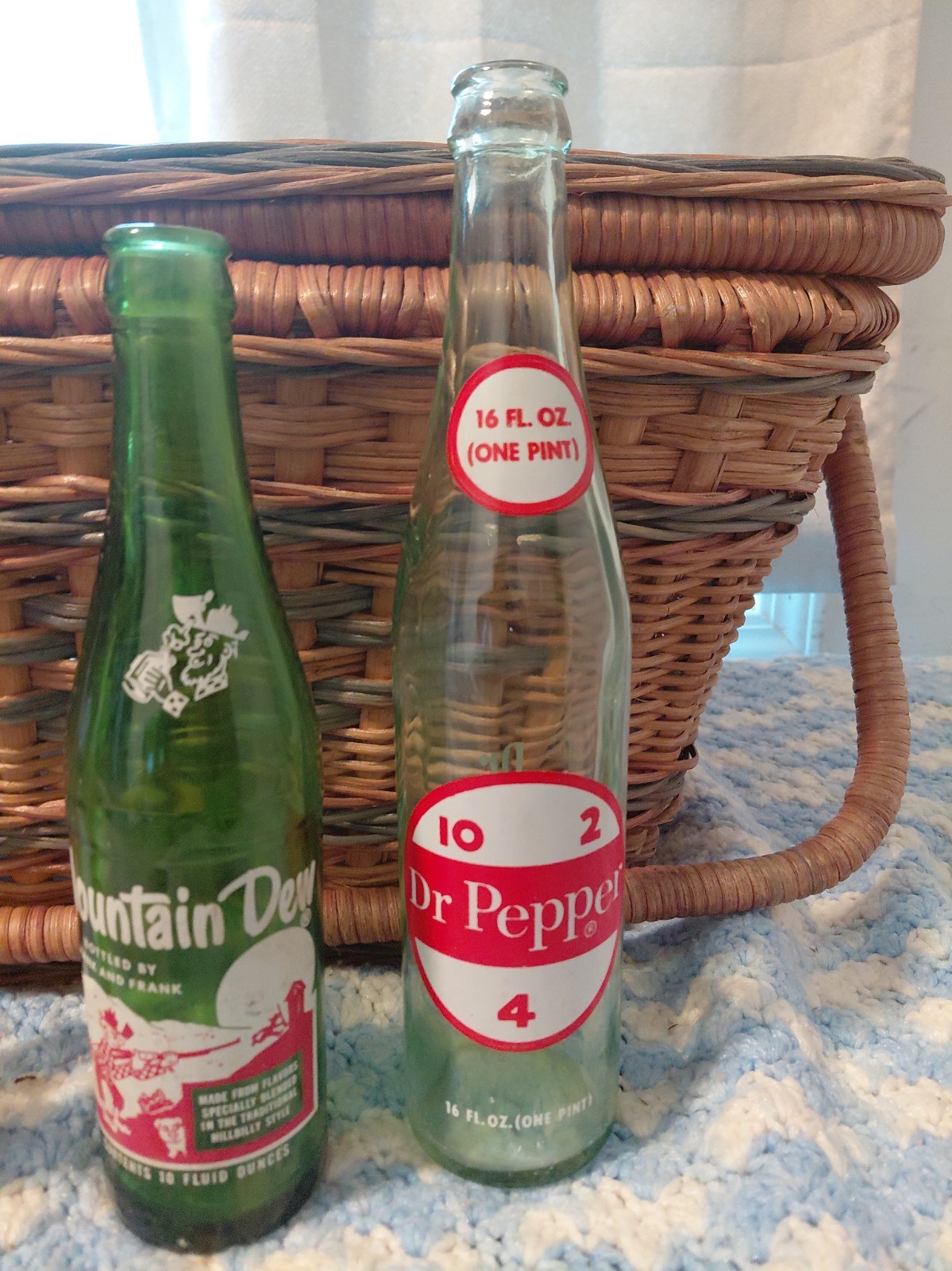  Vintage 10 oz Mountain Mt Dew Hillbilly Bottle And Vintage Dr Pepper 12 Oz