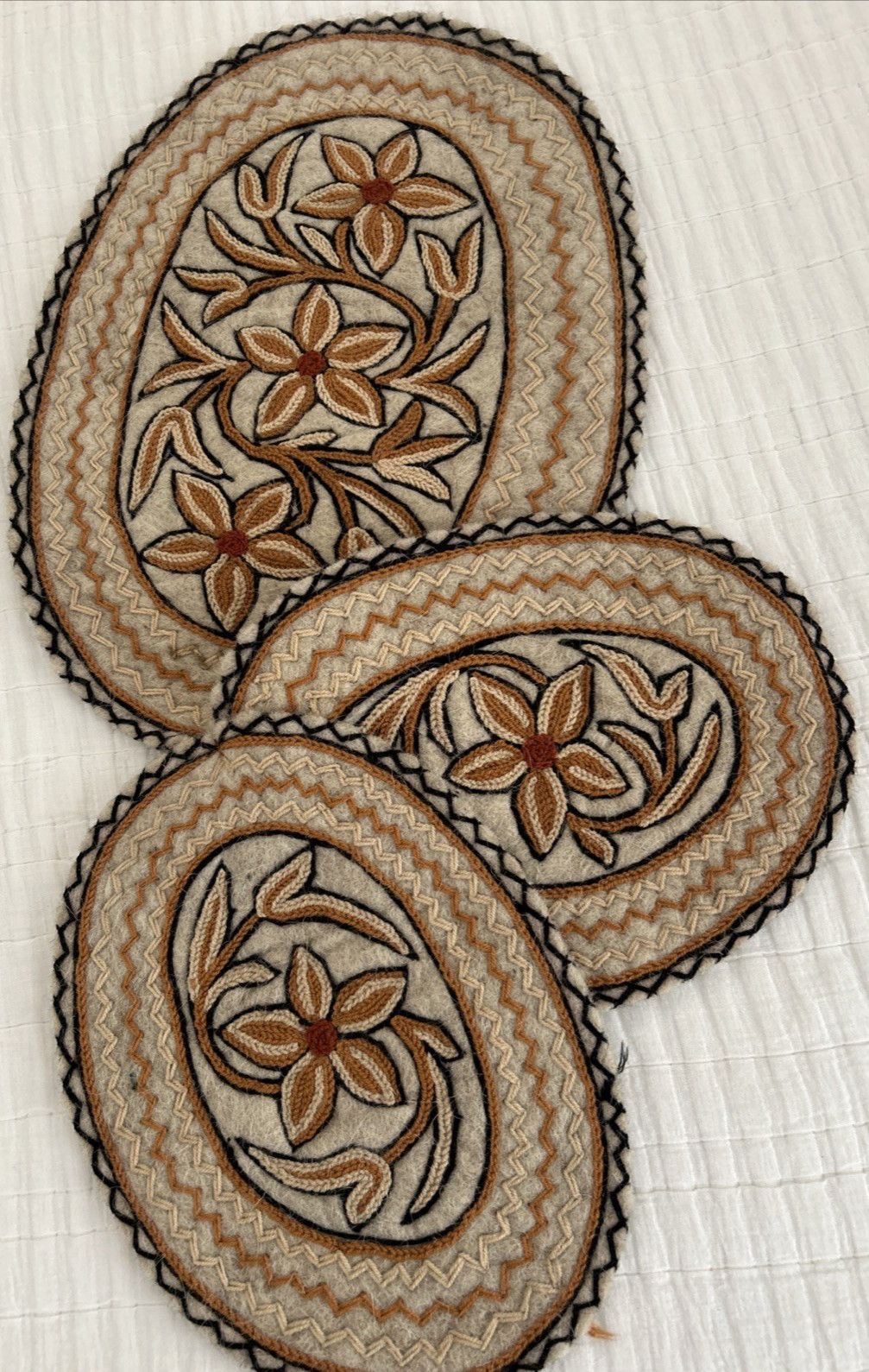 Vintage Wool Kashmiri Crewel Embroidered Floral 3 Pc Mat Set Floral Never Unused