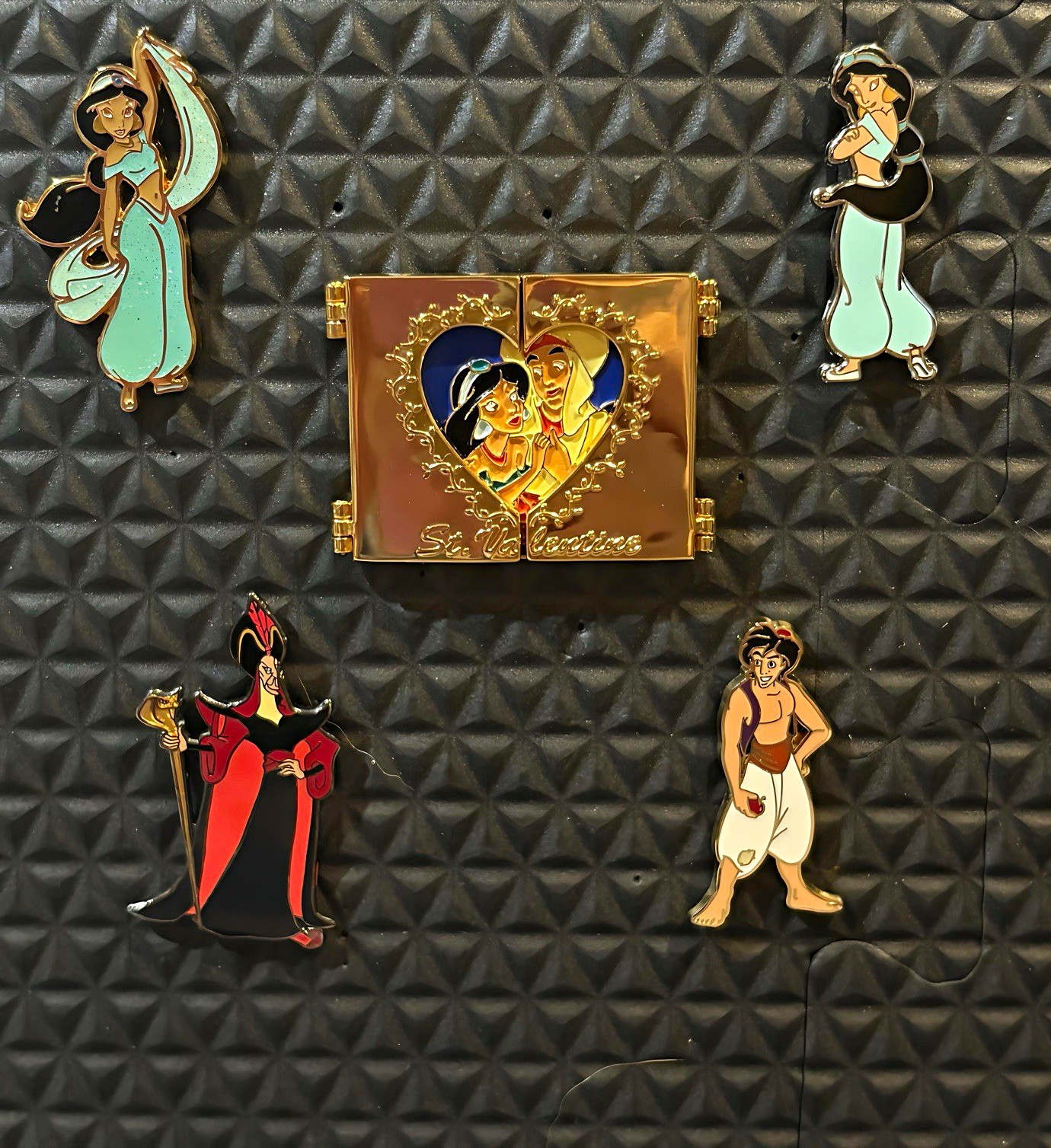 Disney Aladdin Pin Lot Bundle (5 Pins) -Inc. Rare Japan LE 2900 Hinged Valentine