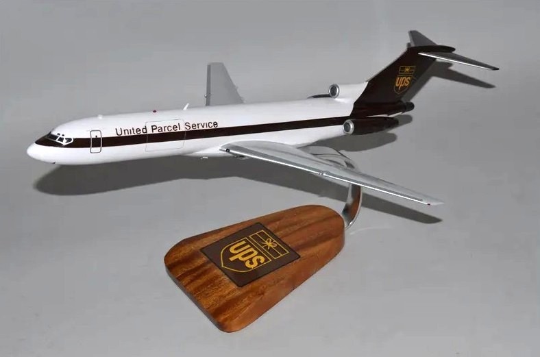 UPS United Parcel Service Boeing 727-200F Desk Top Jet 1/100 Model SC Airplane