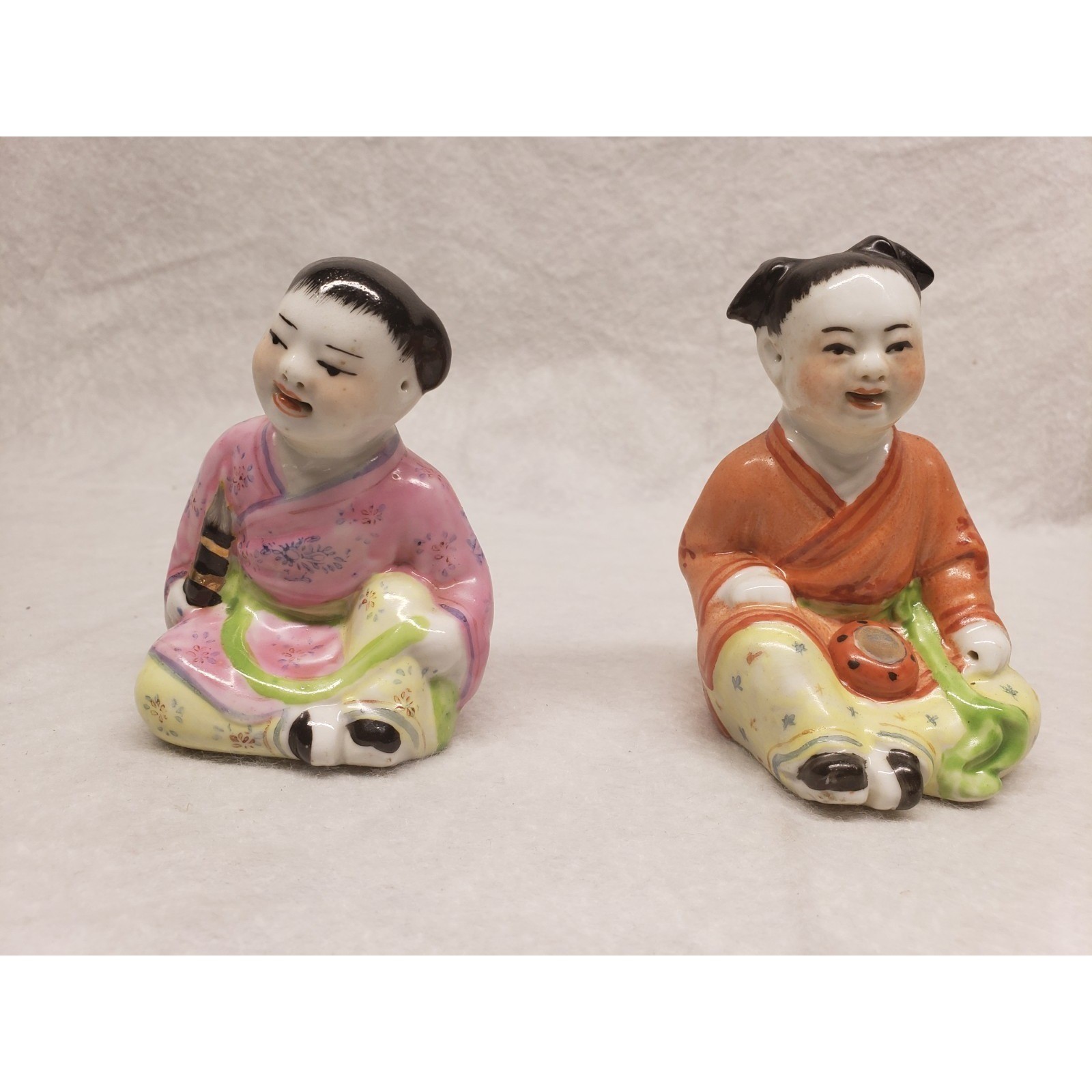 Pair Vtg Chinese Hand Painted Porcelain Seated Boy Girl Children Figurines 3.5