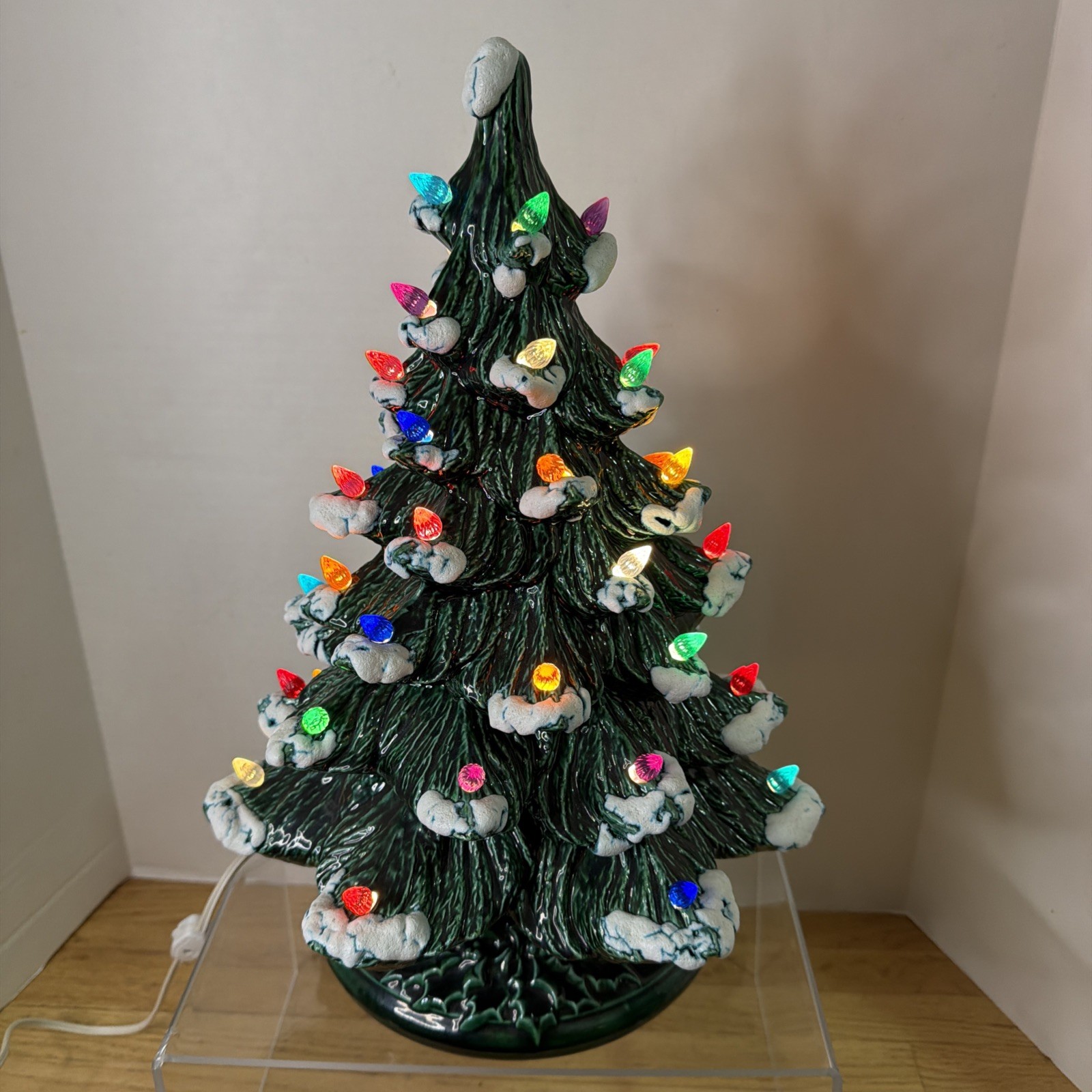 15.75” VTG Ceramic Flocked Christmas Tree Music Box Flicker Lights Holly Berries