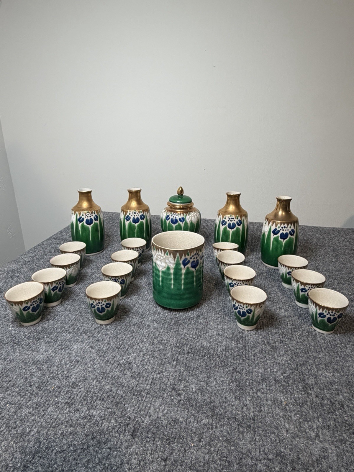Vintage Japanese Kutani Sake Set 21 Pc Green Blue Gold Crackle Glaze Signed