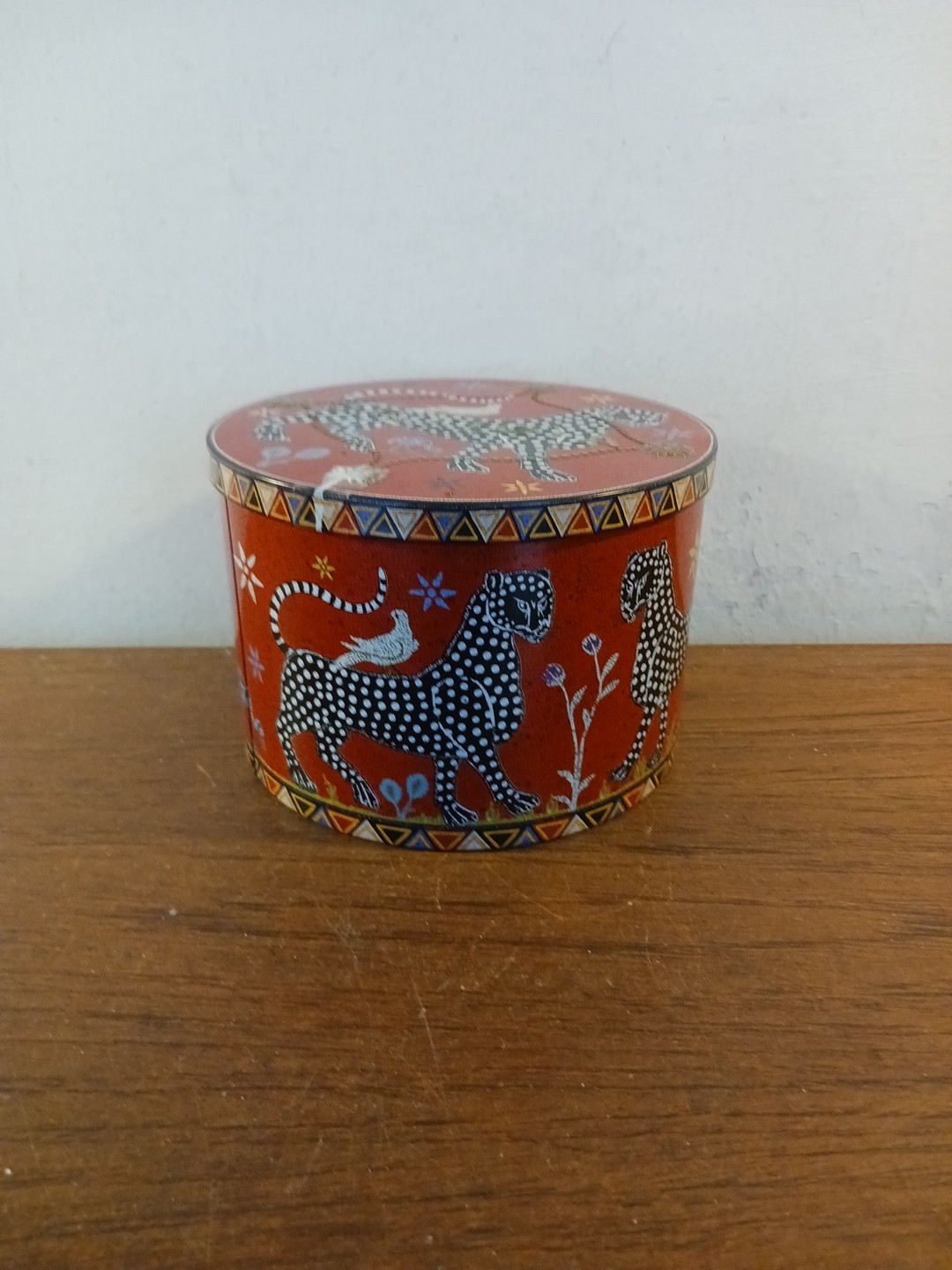 ORTIGIA SICILIA ORED LEOPARD TIN BOX EMPTY 15CMS DIAMETER 