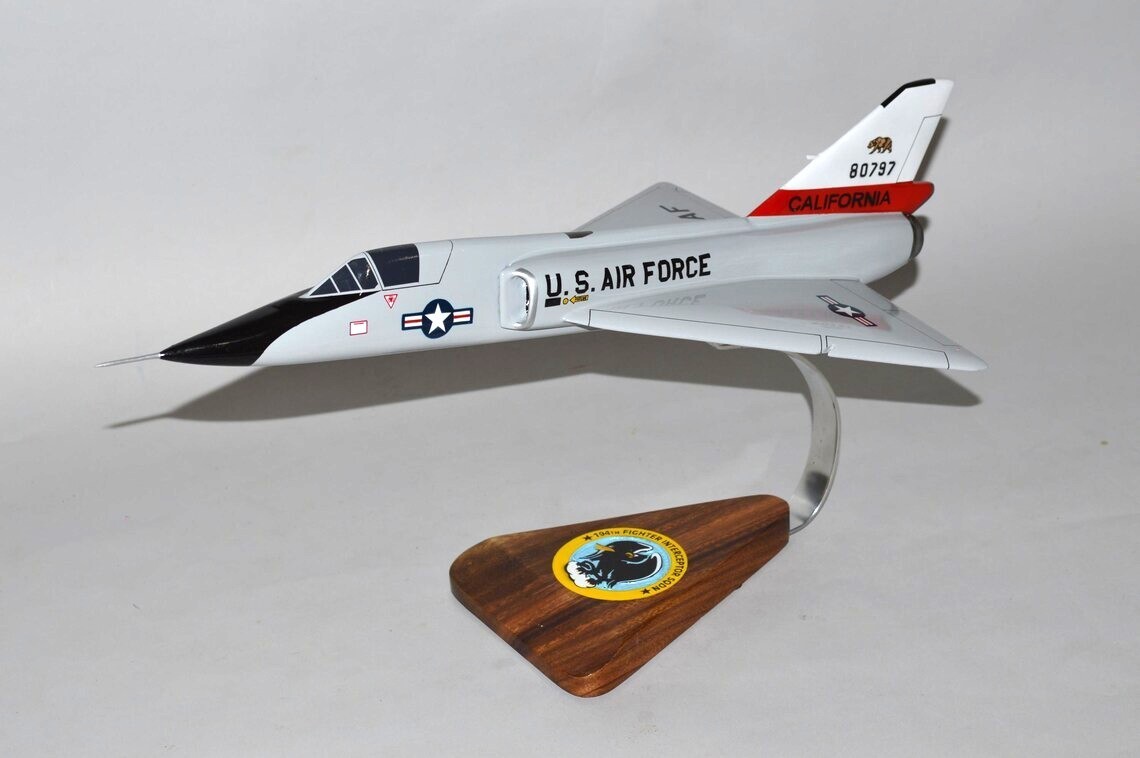 USAF Convair F-106 Delta Dart 194th FIS CA ANG Desk Top Model 1/48 SC Airplane