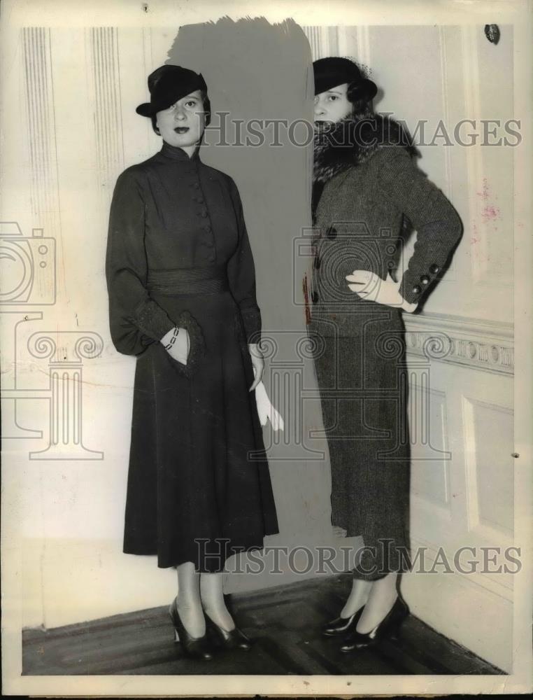 1935 Press Photo Gloria Morgan Vanderbilt, Lady Furness at Fashion Show