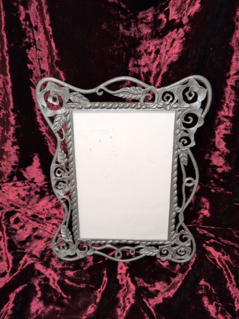 Vintage Ornate Metal Picture Frame with Floral Design