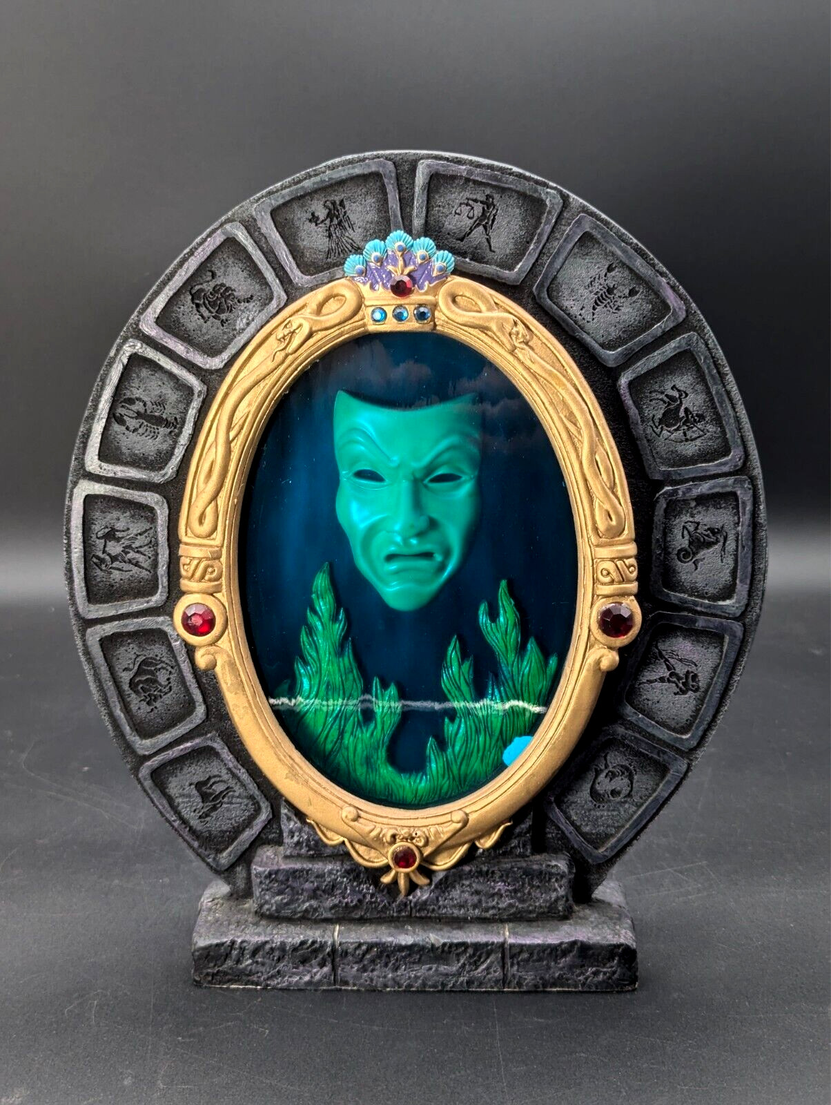 WDCC DISNEY VILLAINS MIRROR ON THE WALL, EVIL QUEEN MAGIC, RARE .