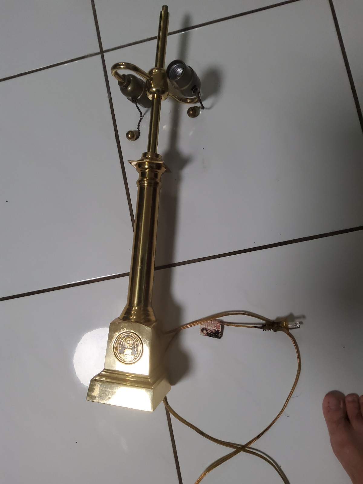 Bucknell University  College Graduate Vtg Brass Desk Lamp.missed Top