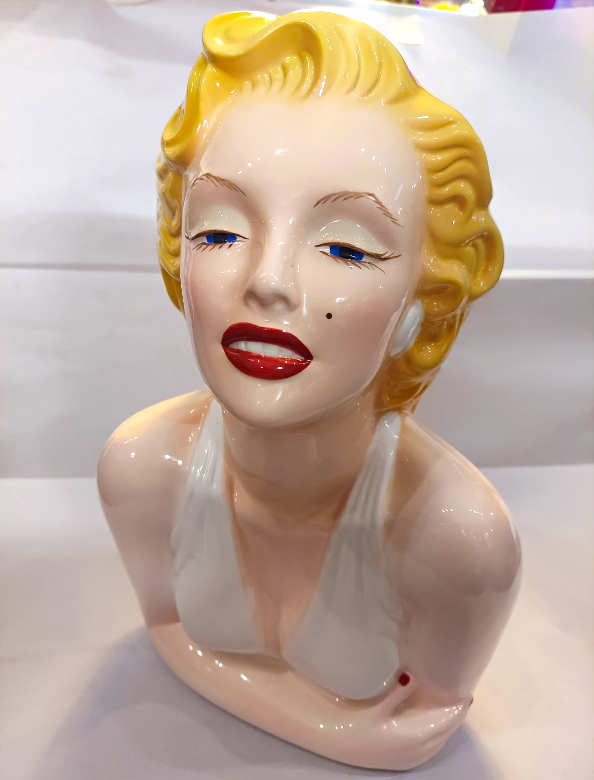 E37- Vintage Ceramic Marilyn Monroe Cookie Jar w/ Lid Vintage/Retro