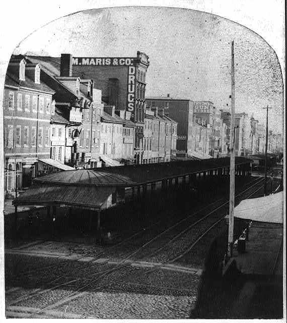 Stereoscopic view of Market Street, including a view of the market - Old Photo