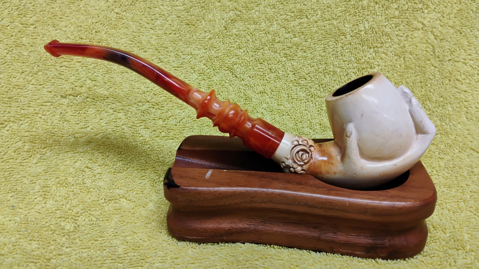 Elegant Hand Holding Egg/Bowl Meerschaum Tobacco Pipe w/floral Braclet