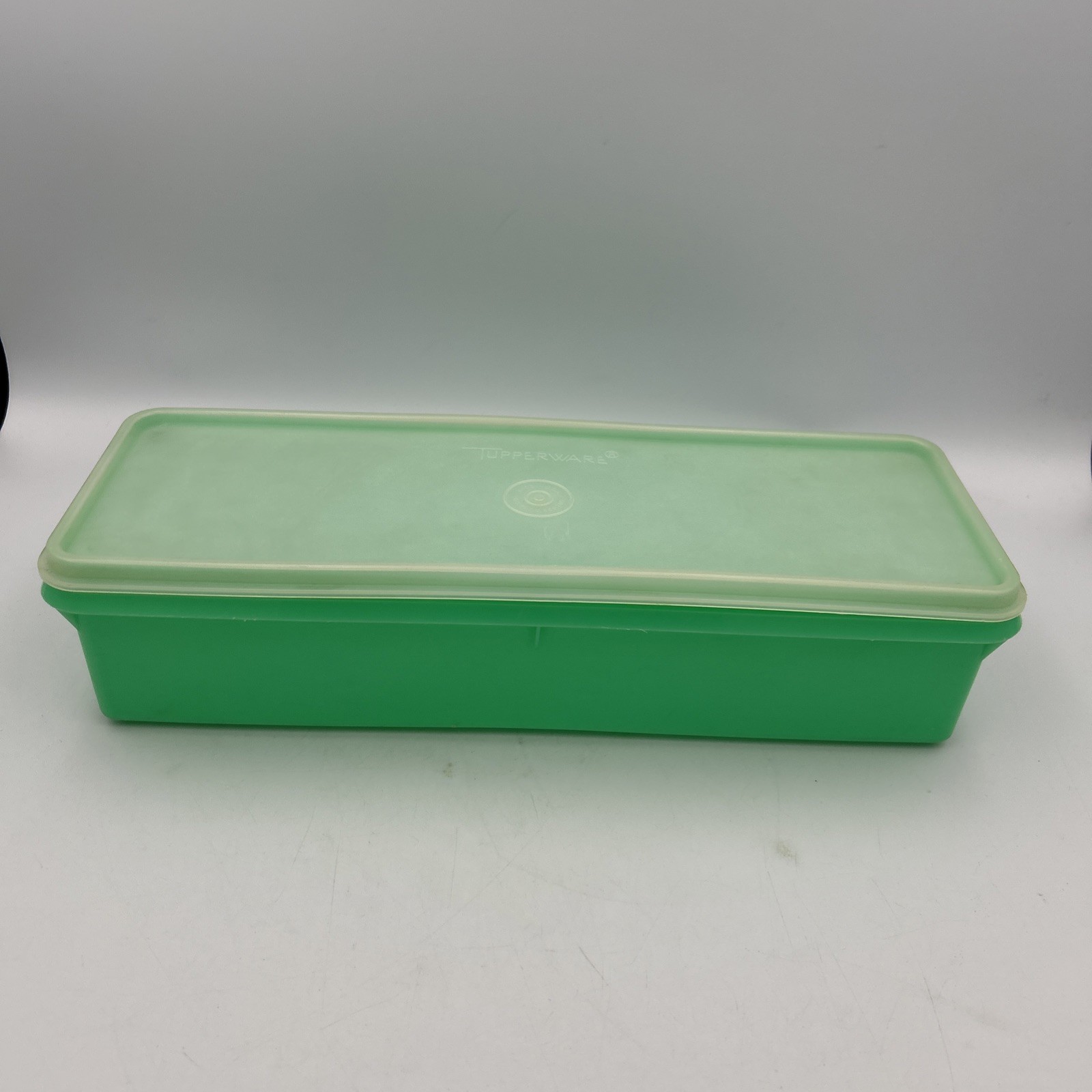 VTG Tupperware Celery Crisper Keeper  892-5 Jadeite Green Clear Seal w/ Lid