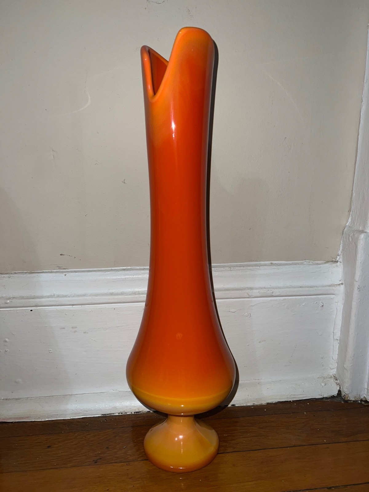Vintage Mid Century LE SMITH BITTERSWEET 17” Swung Vase Excellent Condition