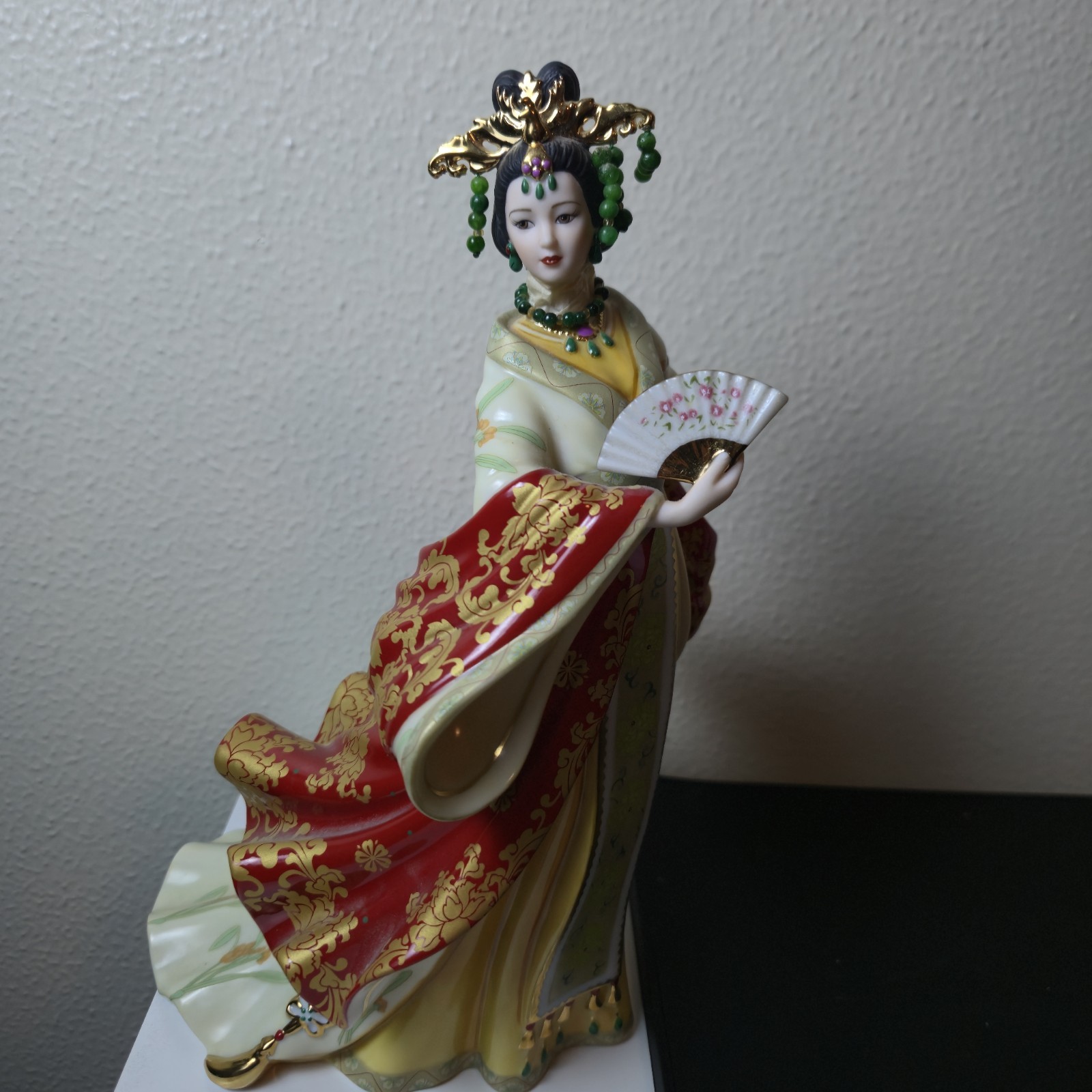 Danbury Mint Jade Empress Maidens of the Imperial Garden Figurine by Lena Liu