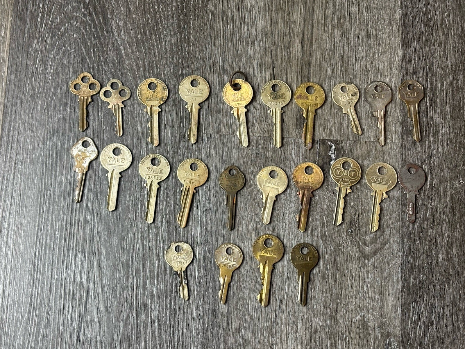 Lot Of 24 Various Vintage YALE Keys 