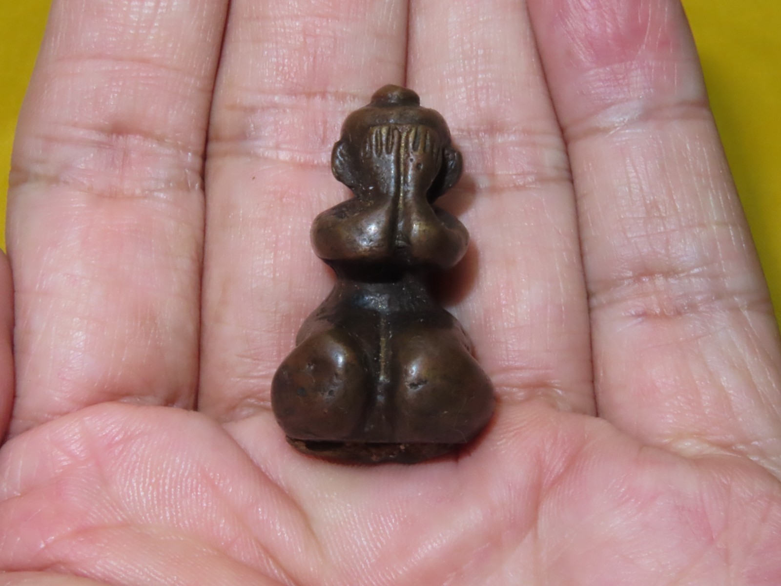 Thai Khmer Copper Phra Pidta Closed Eye Buddha Miniature Amulet Statue (y10)