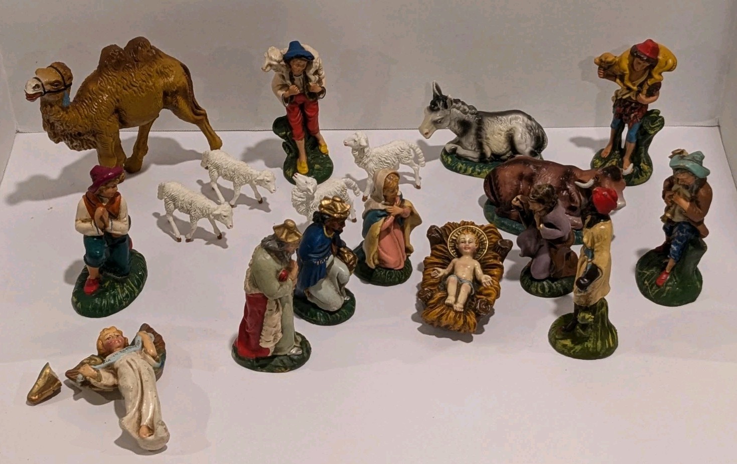 VINTAGE 1970\'s FONTANINI HEIRLOOM 18 PIECE NATIVITY SET
