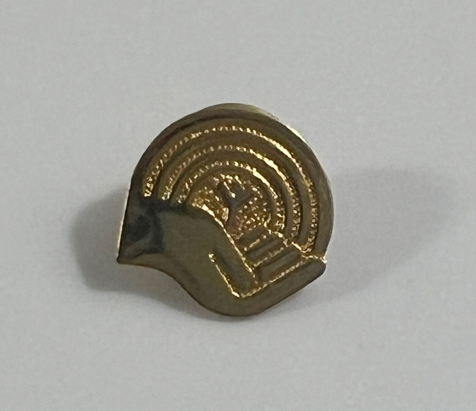United Way Pin Metal Pinback Hat Cap Lapel Tie Non Profit Volunteer Gold Tone