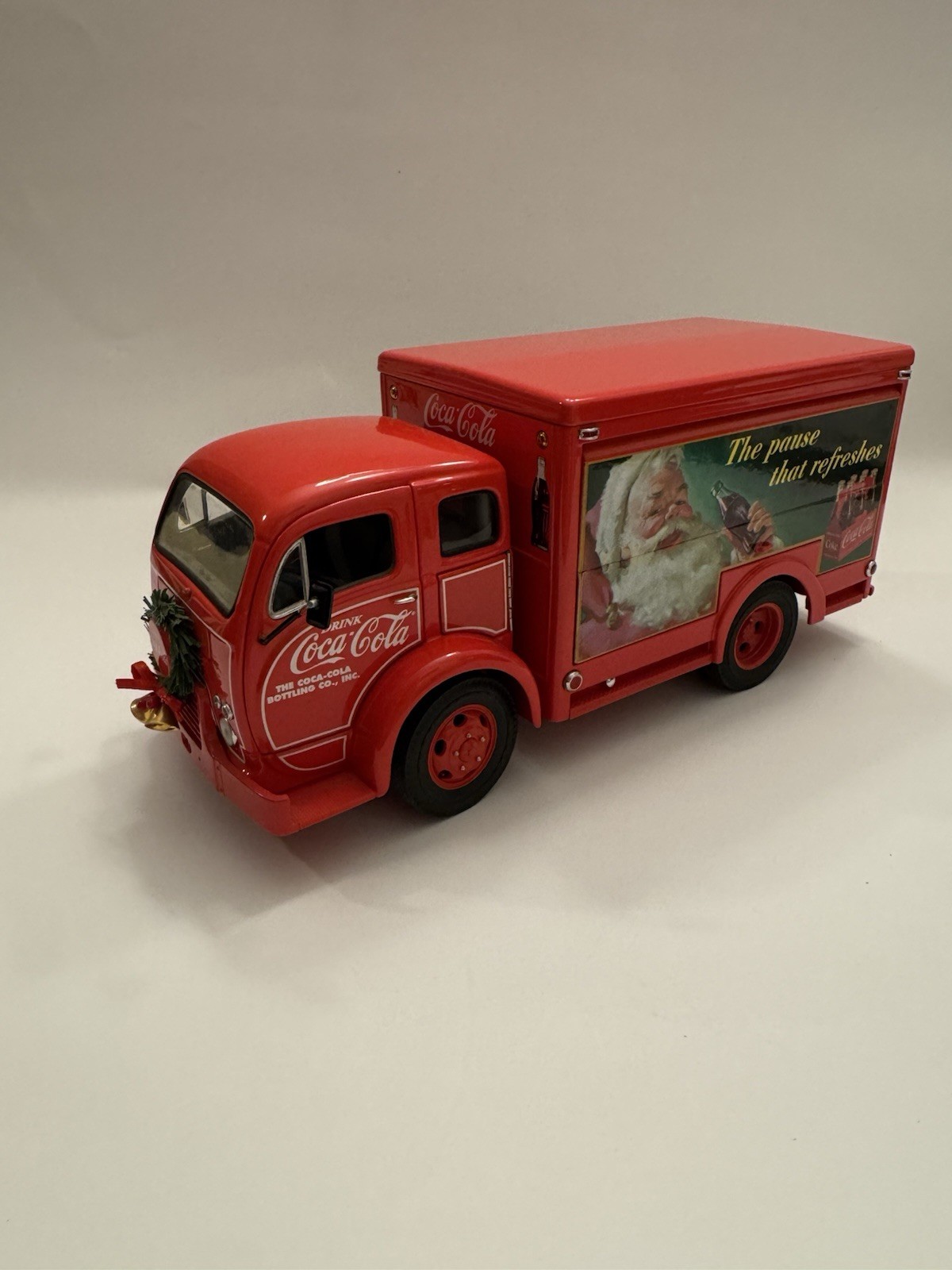 1950s Coca-cola Christmas Delivery Truck By Danbury Mint Collections