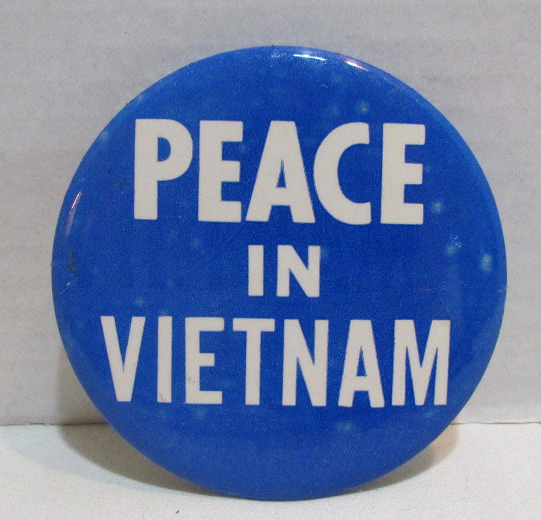 PEACE IN VIETNAM VINTAGE BIG 3.5\