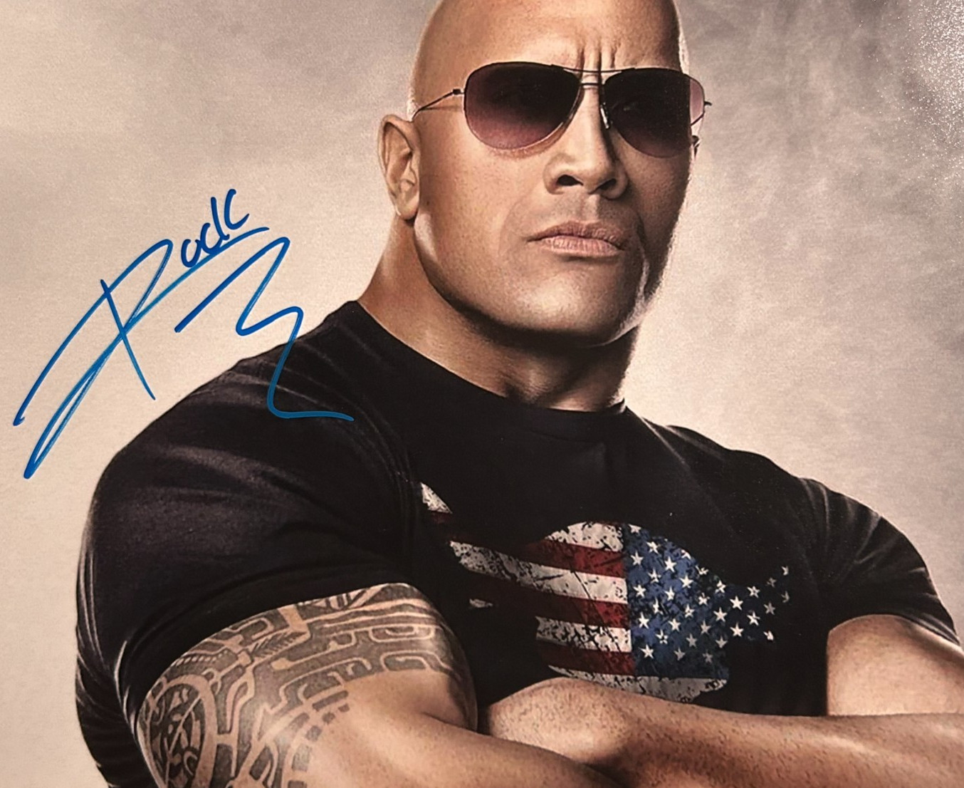 Dwayne THE ROCK Johnson WWE Signed 8x10\