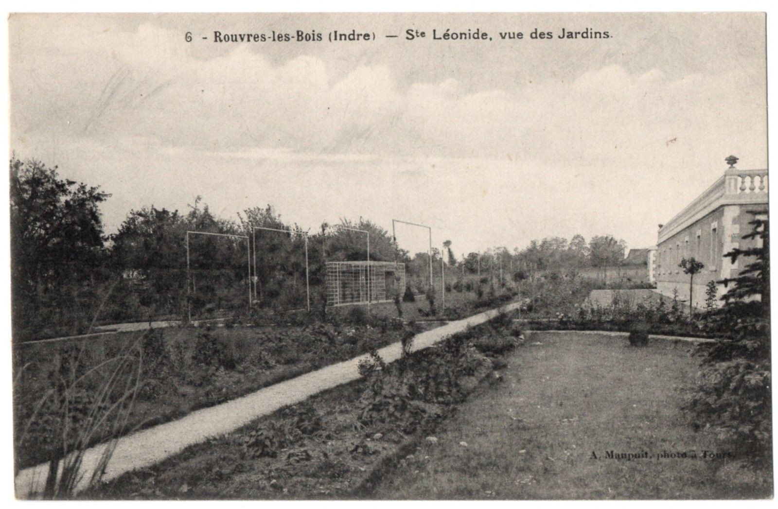 Old postcard 36 - Rouvres Les Bois (Indre) - 6. Sainte-Léonide, view of the gardens