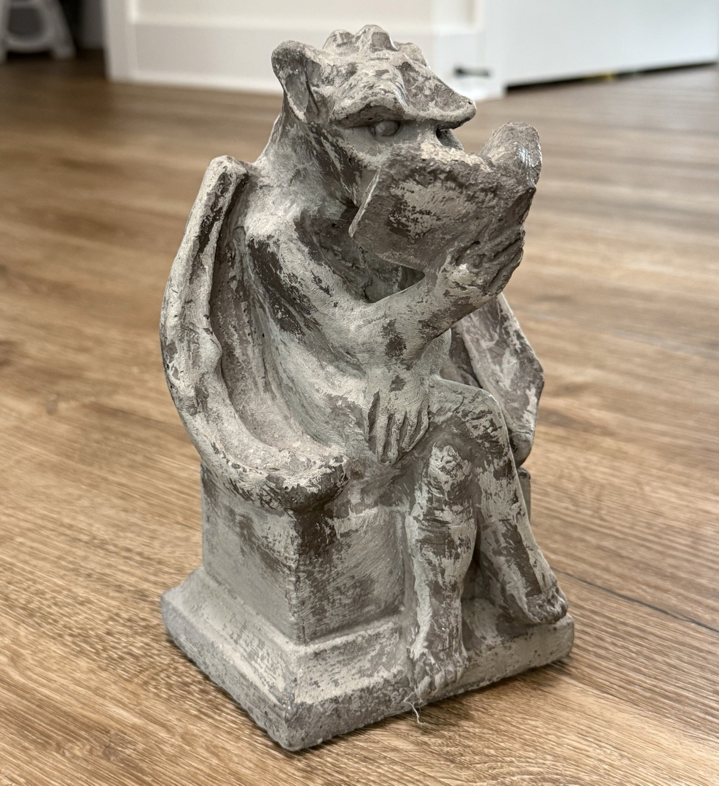 Vintage HPI Gargoyle The Bookworm Bookend Sitting Statue 1996 HPI 8.5”