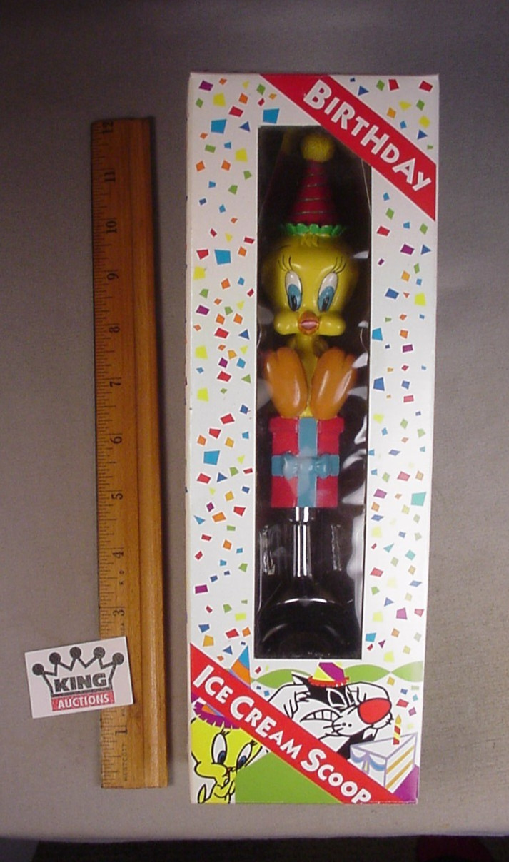 Vintage 1993 WB Tweety Bird Ice Cream Scoop Cartoon Figurine Warner Bros. MIB