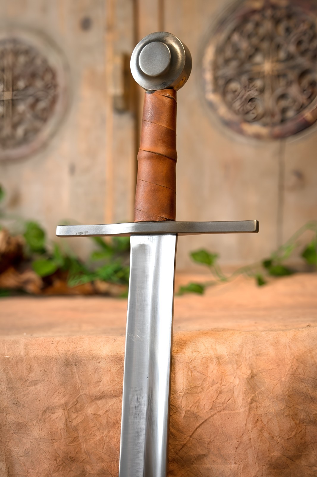 New Medieval Falchion Sword Curved Blade Steel Hunting Sword w/ Leather Sheath