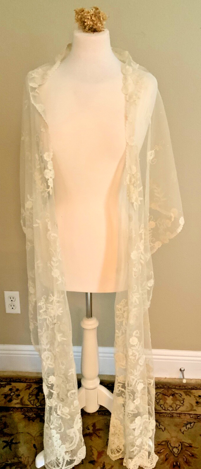 Princess Lace Brussels Antique Point D'esprit Appliquéd Net Wedding Veil Stole