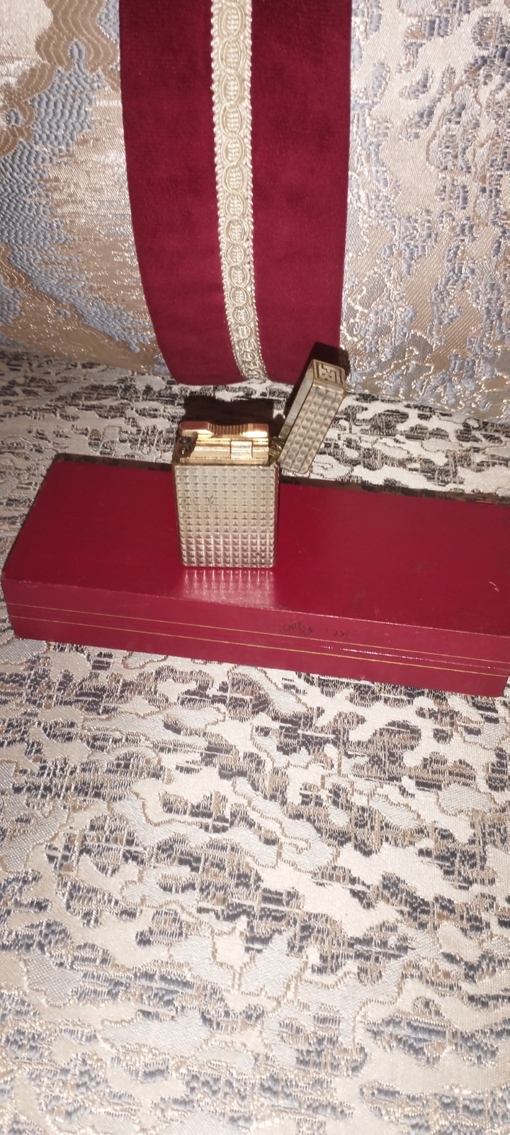 Authentic S.T. Dupont  Gas Lighter tabaco Non-Working / For Parts & Restoration